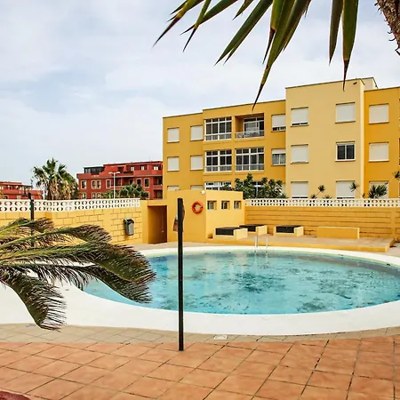Apartamento Cozy Near The Sea With Private Parking